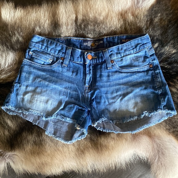 Lucky Brand Riley Cut Off - Picture 2 of 4